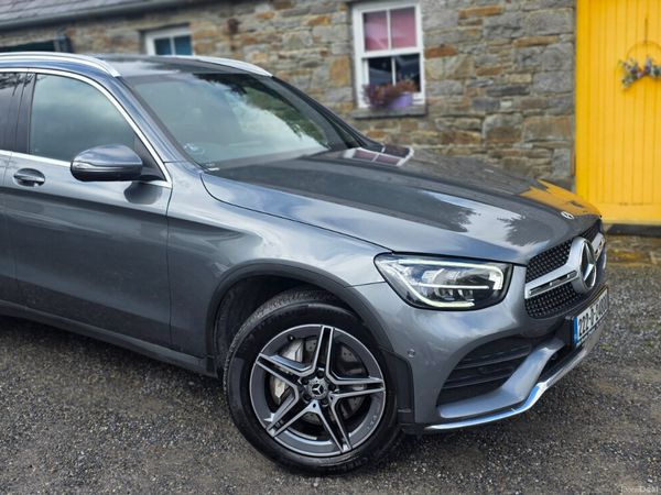 2022 Mercedes-Benz GLC 2022 AMG LINE