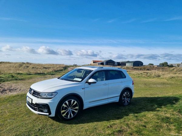 2020 Volkswagen Tiguan R-Line.