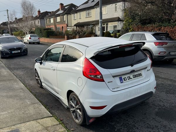 2010 Ford Fiesta