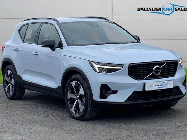 2025 Volvo XC40